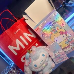 Hello kitty Dreamy Unicorn blind box - Pastel Blue & Pink cinnamon roll